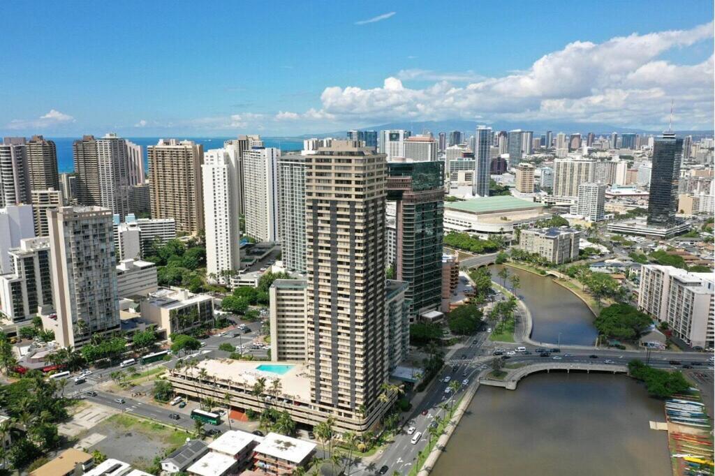 Hawaiian Monarch Penthouse 401 By Hawaii Ocean Club Apartment Honolulu Bagian luar foto